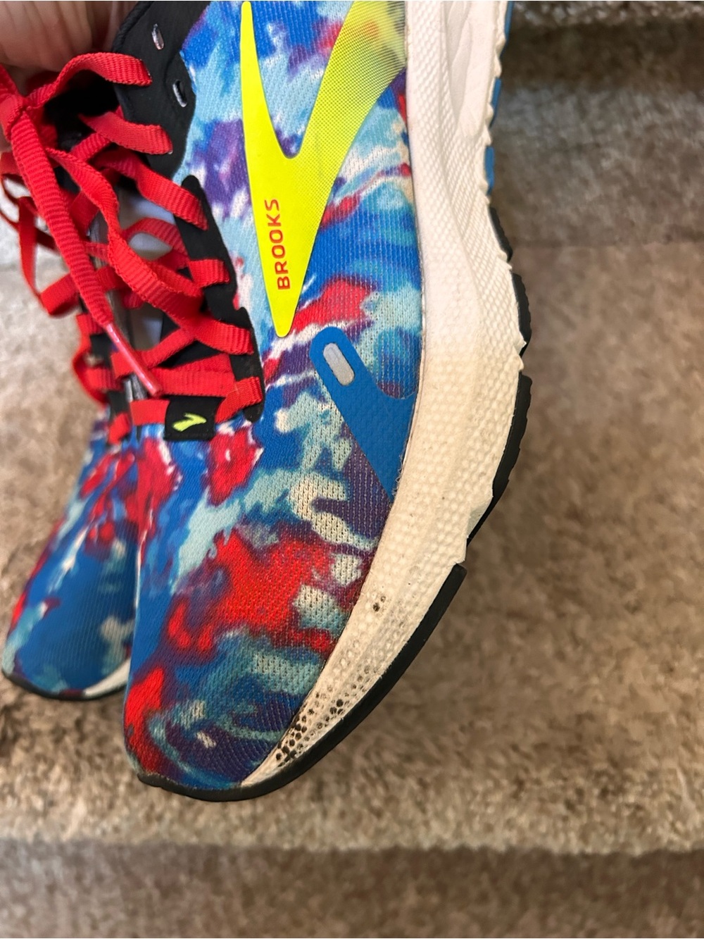 Brooks Launch 9 Running Jogging Walking Shoes in Vibrant Tie Dye Bold Color. 7 - Picture 3 of 8